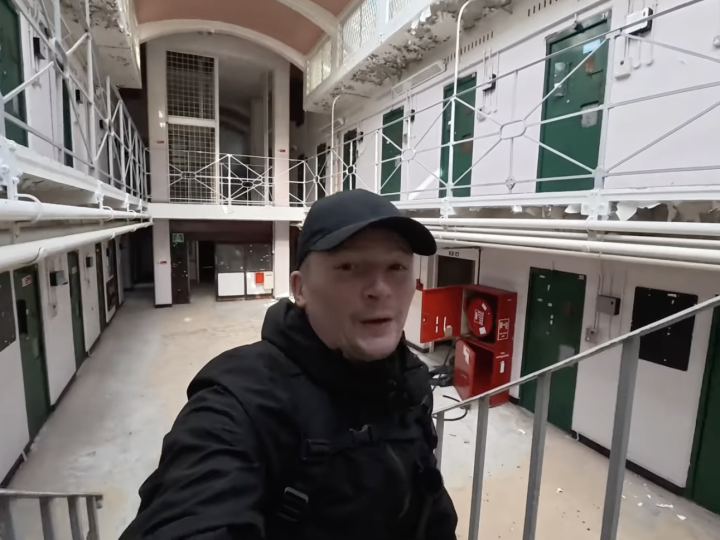 The Art of Doing Bird: Breaking into prison